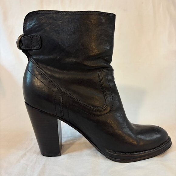 Frye "Lara Short Slouch" Heeled Ankle Bootie, Black, Size 7 .5M - Picture 3 of 15